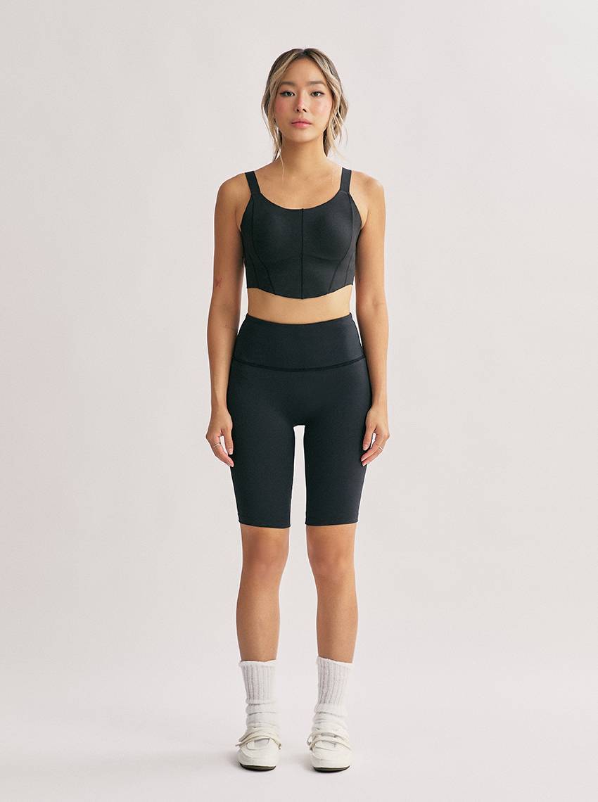 กางเกงออกกำลังกายขาสั้น- ดีเทลมีกระเป๋าซ่อนด้านในตรงขอบเอว